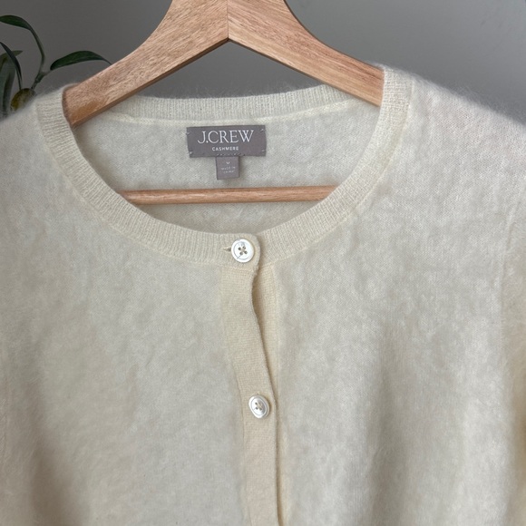 J.Crew Brushed Cashmere Cropped Cardigan Sweater in Warm Ivory, Size M - Picture 3 of 9